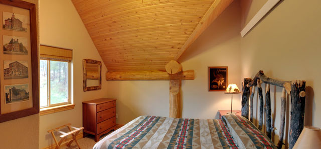 Storm Mountain Cottage Guest Room